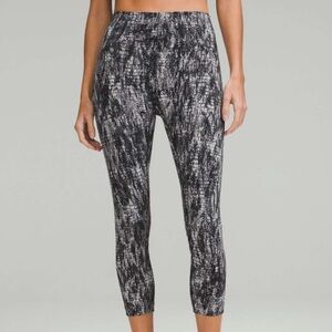 Lululemon InStill High-Rise Crop 23" Lino Slide Alpine White Black size 6